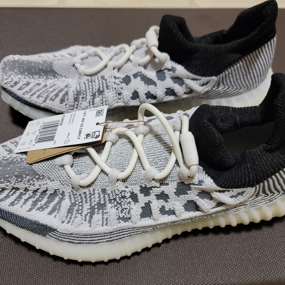Mens 11 Yeezy 350 V2 cmpct